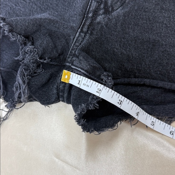 Levi's 501 Black Button Up Frayed Hem Jean Shorts Women's 24 - Picture 8 of 11